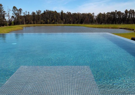 Outdoor Pool Regency Park Hotel Montevideo
